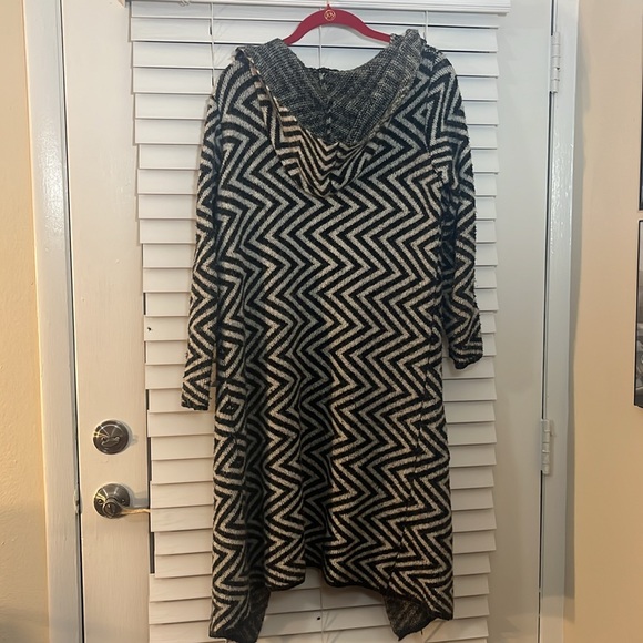 Joseph A. Open Front Long Hooded Cardigan. Size X-Small. - Picture 3 of 8